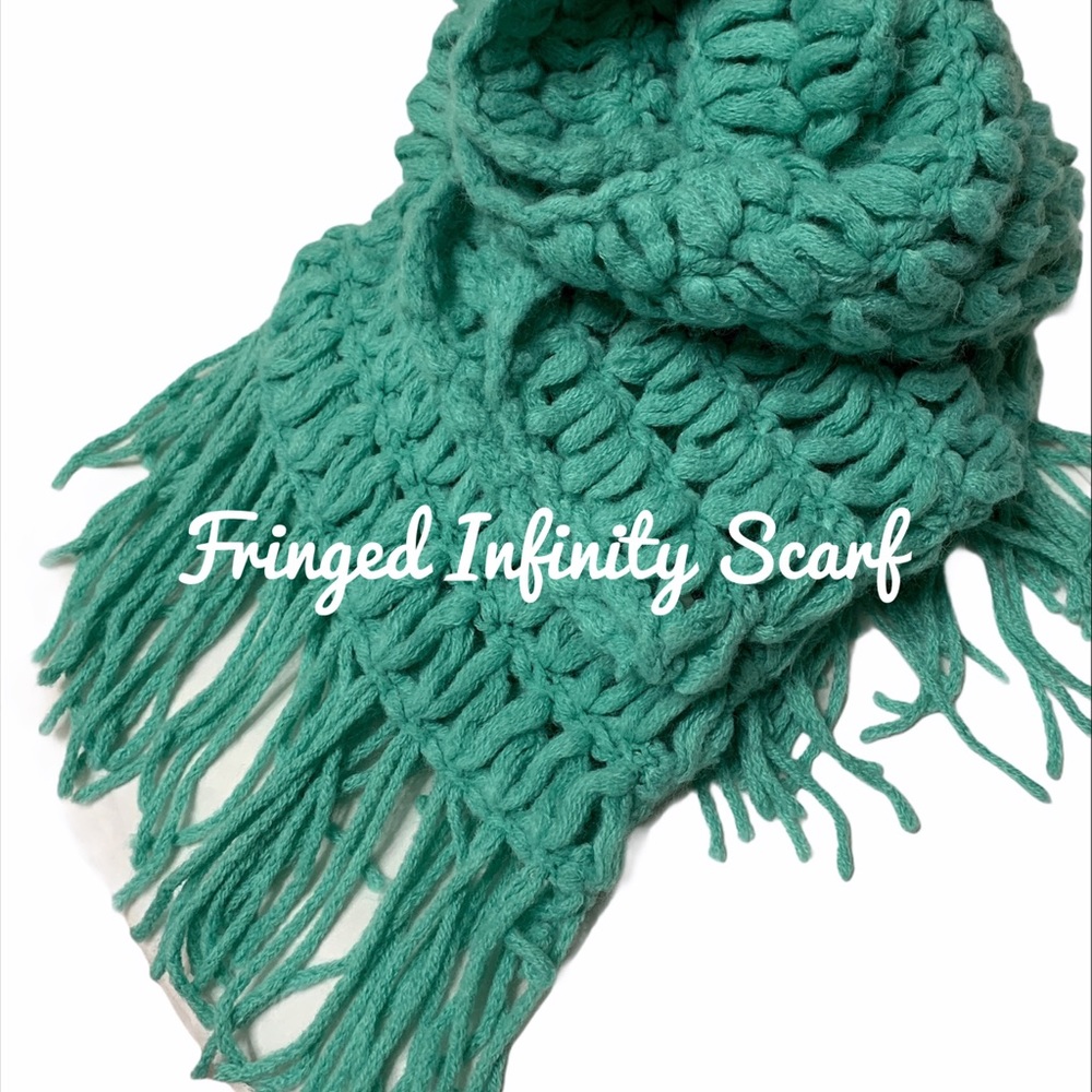 Lowest Deal $8 
Apt. 9 Beautiful Thick Fluffy Infinity Scarf